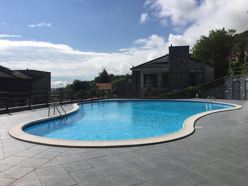 באוונו Armonie Del Lago - Lakeview Retreat With Private Garden, Pool & Jacuzzi מראה חיצוני תמונה